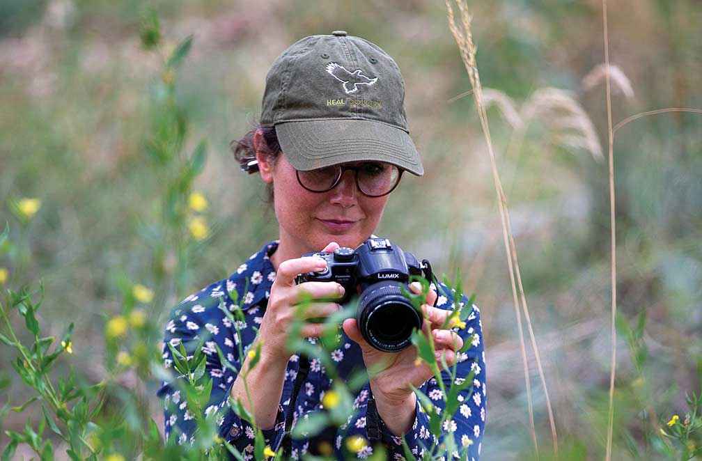 Kate Powell participates in the environmental photography workshop run by Alison Pouliot.