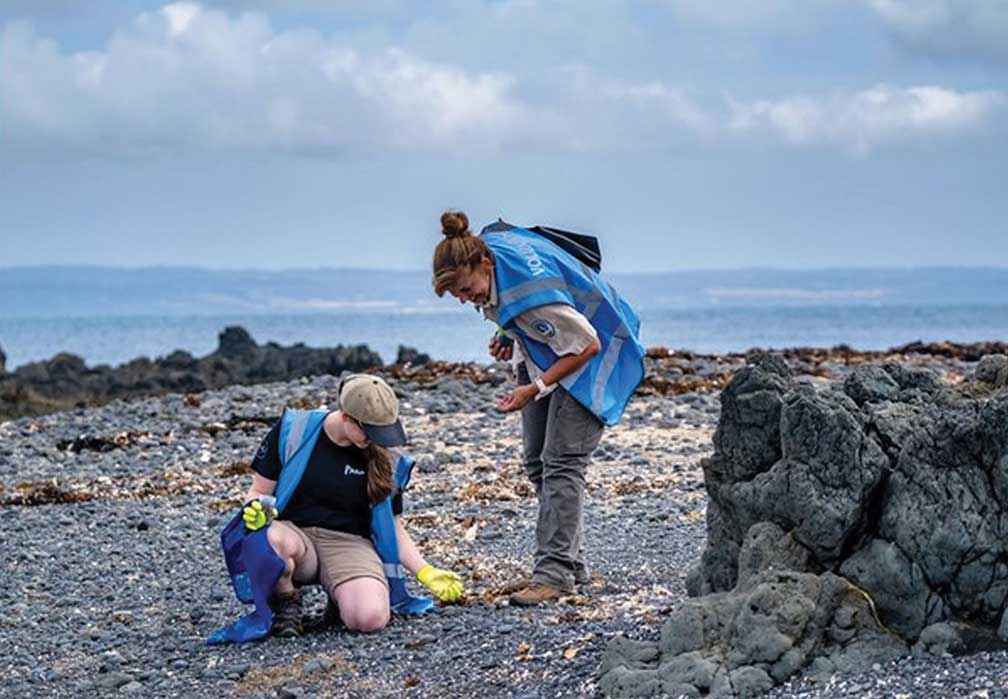Turn the Tide volunteers at Phillip Island.